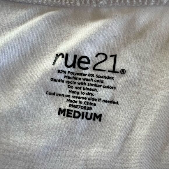 Rue21 Crop Top Womens M White Tank Split Side NWT - Picture 6 of 9